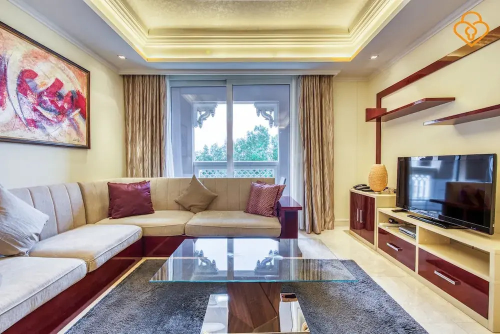 Grandeur Residence 1/bed Apt.