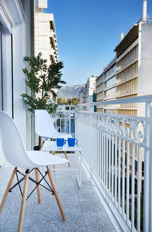 Chloe Boutique Apartments Metropolis