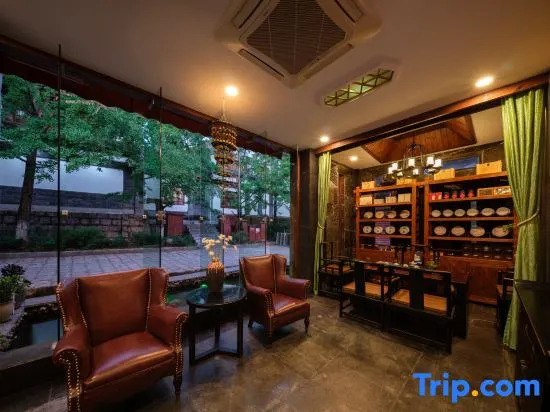 Share Year Hotel