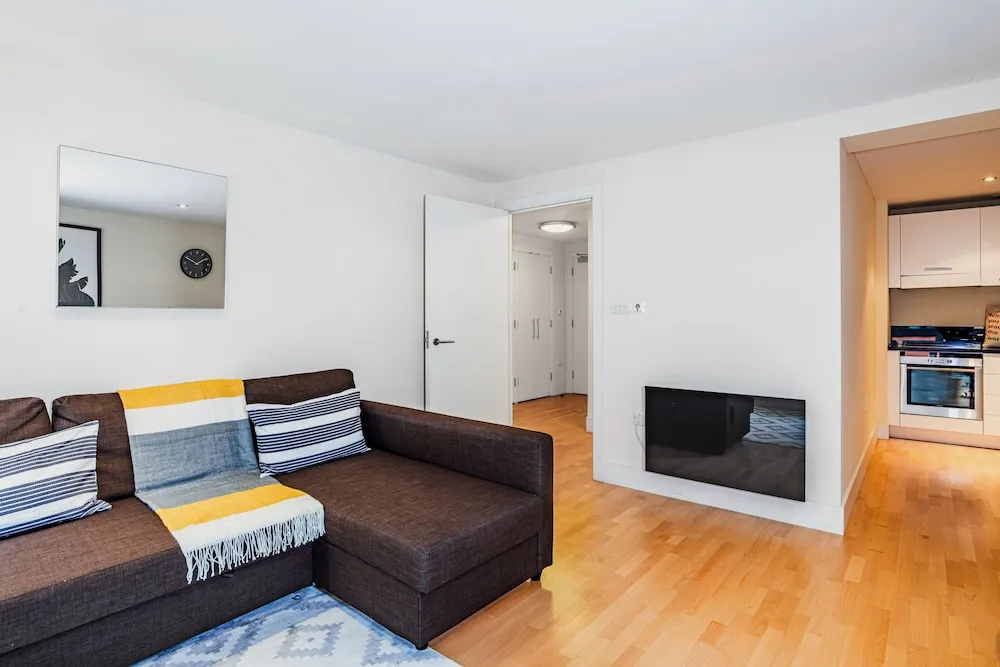 Impeccable 1-bed Apartment in London City