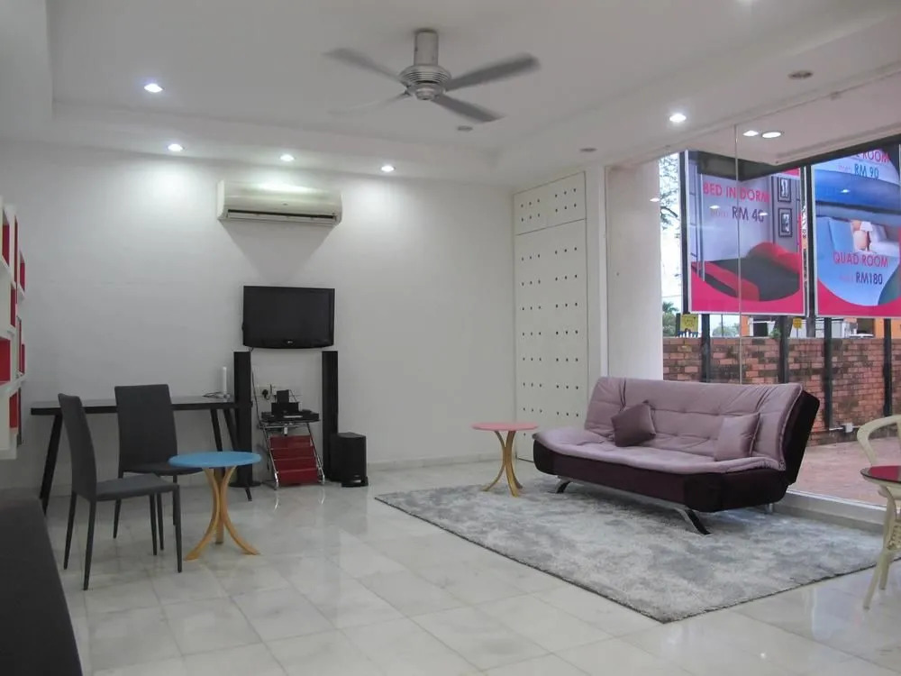 Gurney Budget Inn - Hostel