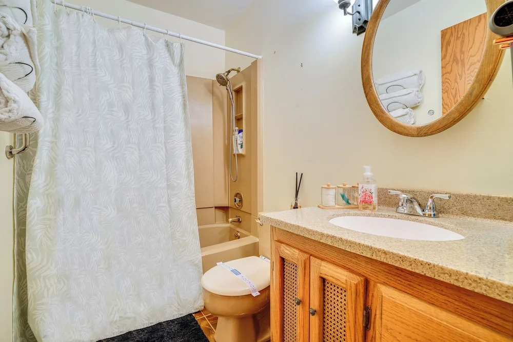 Spacious Cottage Grove Haven Near Downtown St Paul