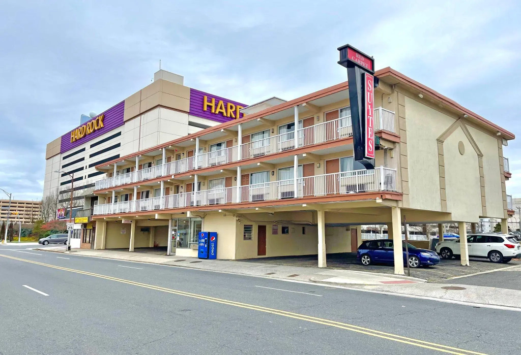 Red Carpet Inn & Suites