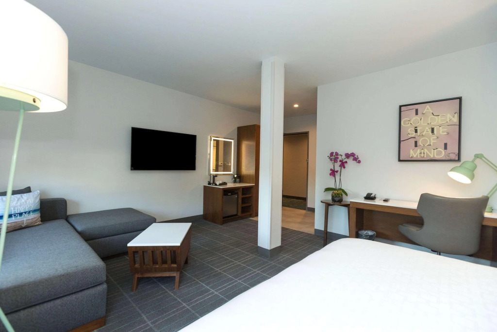 Cambria Hotel LAX