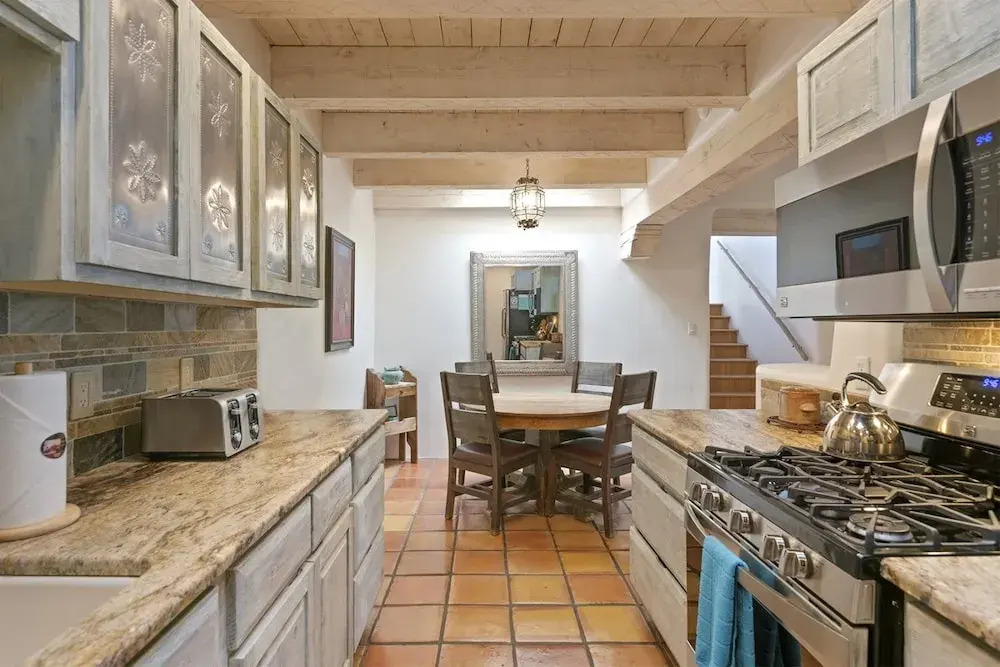 Wisteria - Delightful Updated Family Home, Seven Blocks to the Plaza