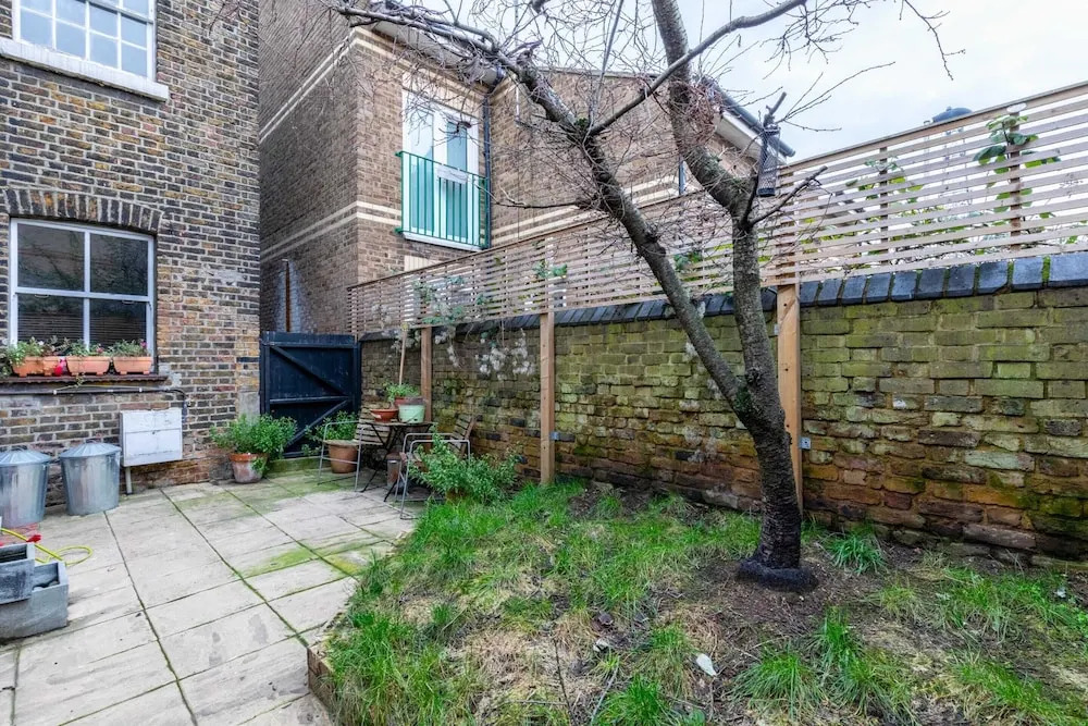 Trendy 2BD House 5 Mins From Willesden Junction!