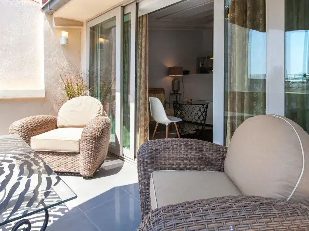 Chiconomy Suites