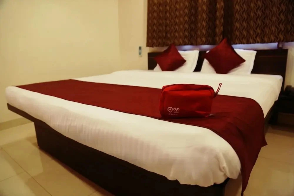 Hotel Crystal Court