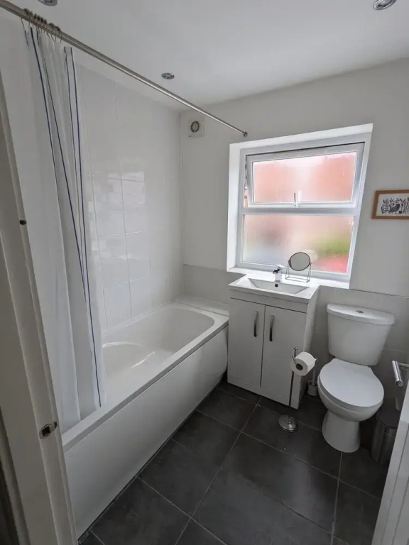 Beautiful and Spacious 4 Bedroom Home Armley Leeds