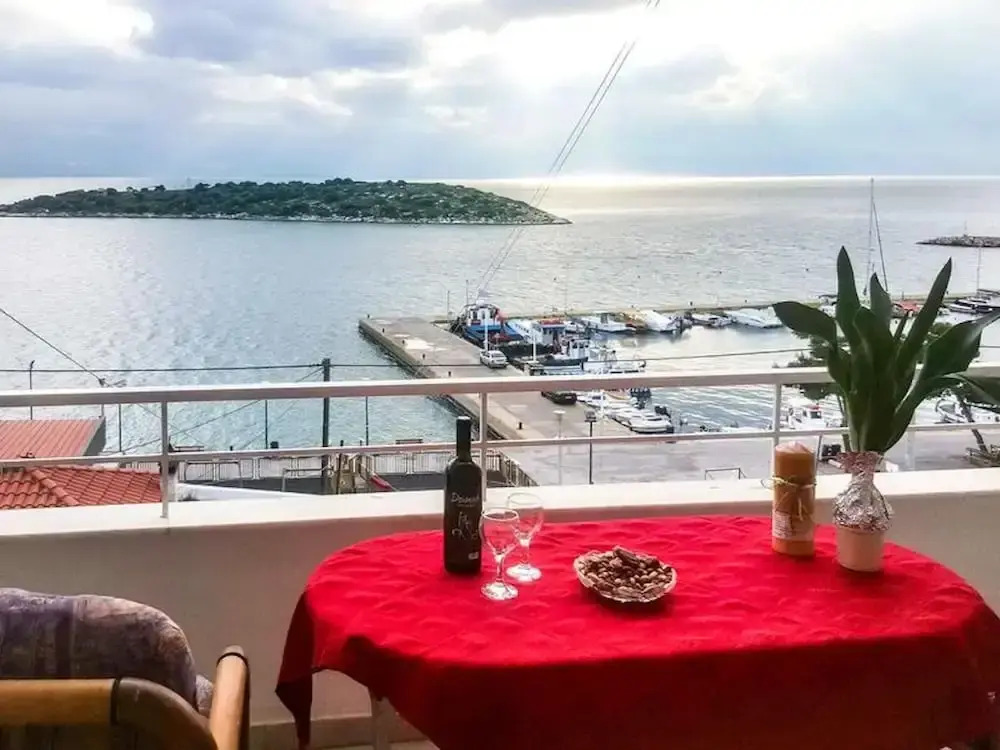 The 2 Islands Villa, Athens, Pachi,front-beach Villa 3 Floors,7 Guests