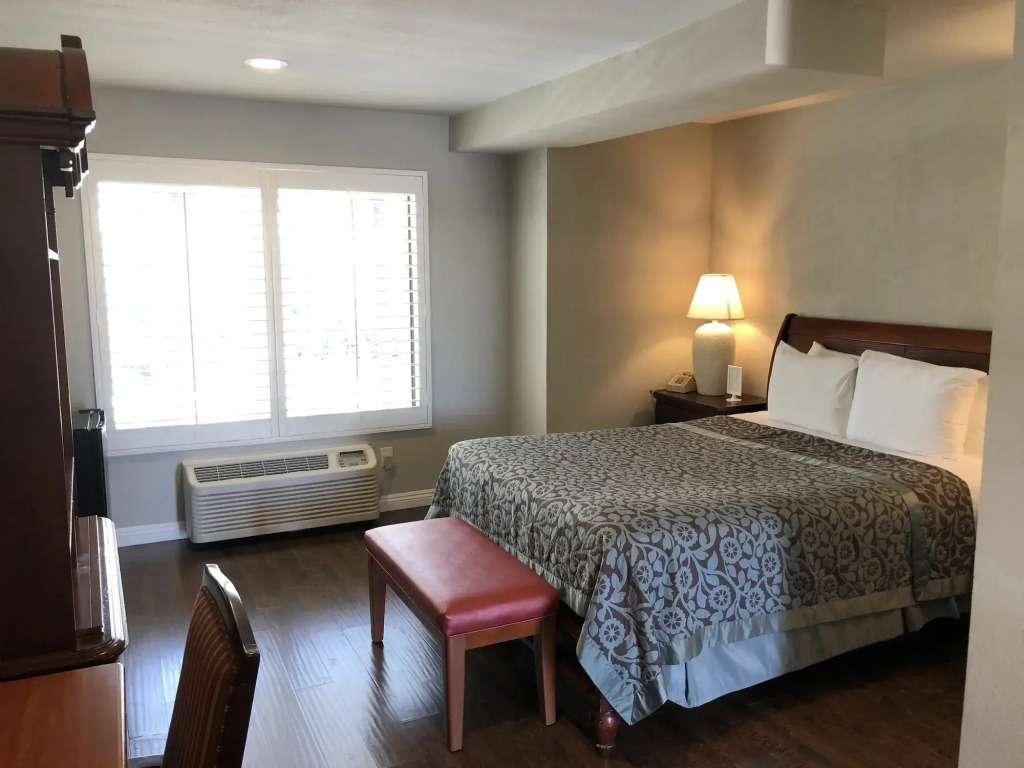 Alamo Inn & Suites