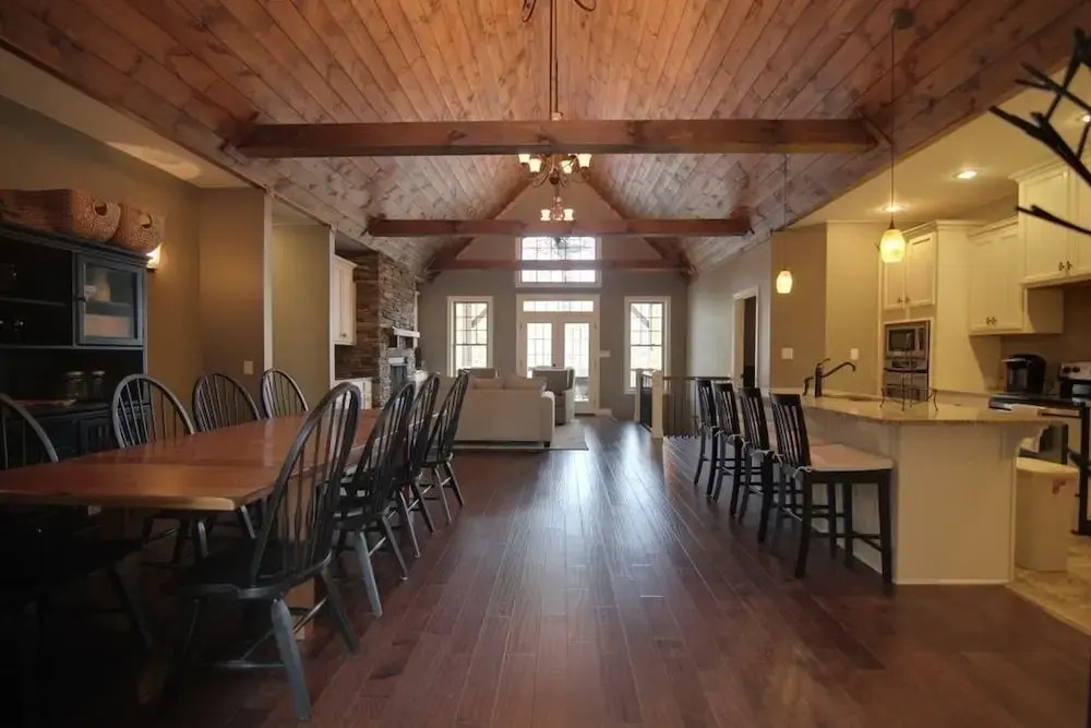 Lakefront Privacy On A Large Wooded Lake Lure, Lakefront 4 Bedroom Home
