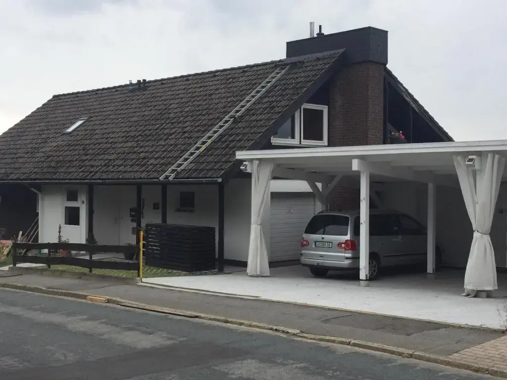 Linas Ferienwohnungen - zwei moderne FeWos mit Sauna im Haus und fantastischem Ausblick