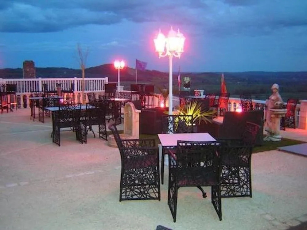 LOGIS HÔTEL RESTAURANT SPA Les BALCONS DE LESPERANCE