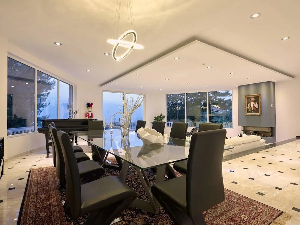 Mont Bleu Luxury Villa