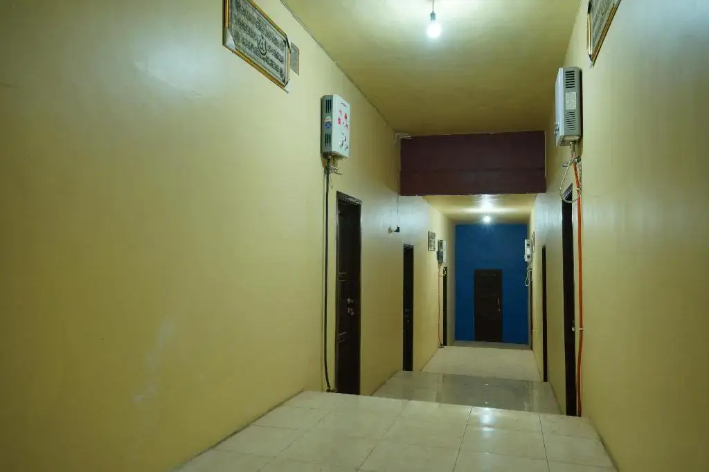 OYO 927 Carina Hotel