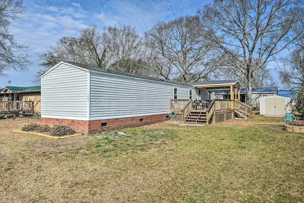 Peaceful Supply House ~ 2 Mi to Holden Beach!