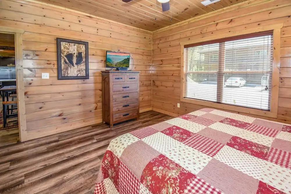 Spacious 10bd 6ba in Heart of Smokies