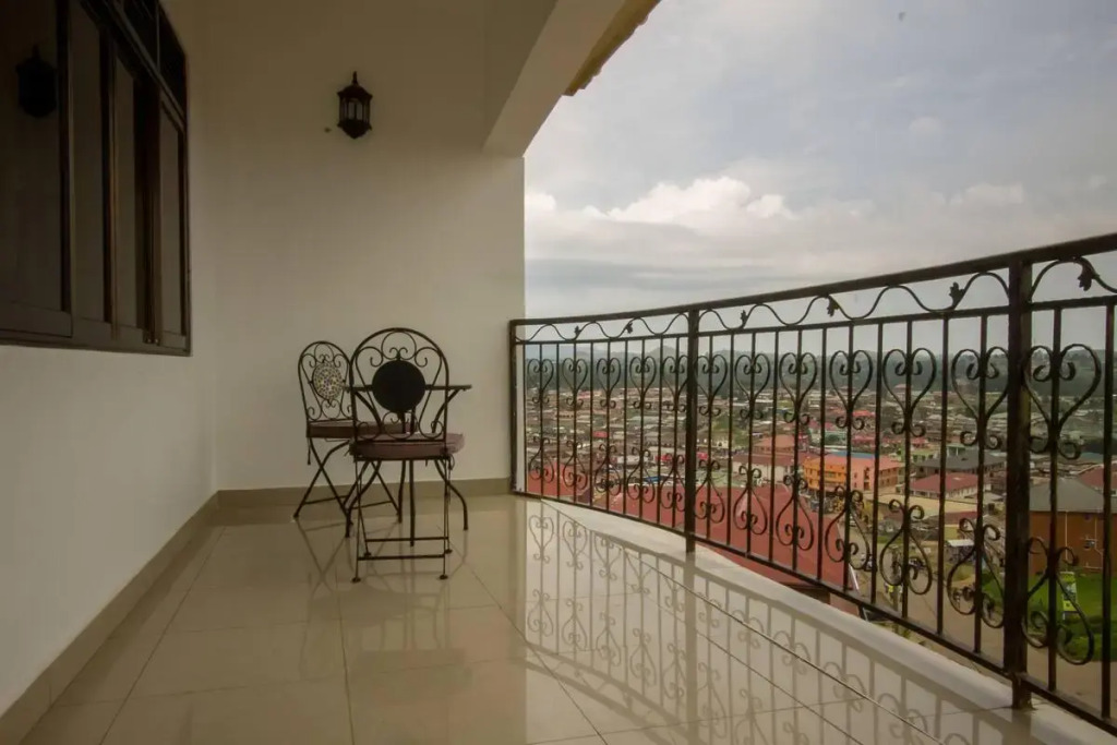 Reinah Tourist Hotel