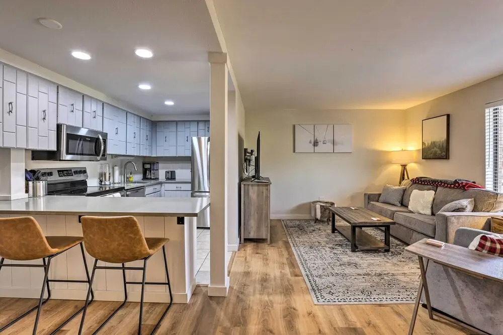 Modern Condo w/ Mtn Views: Near Dillon Reservoir!