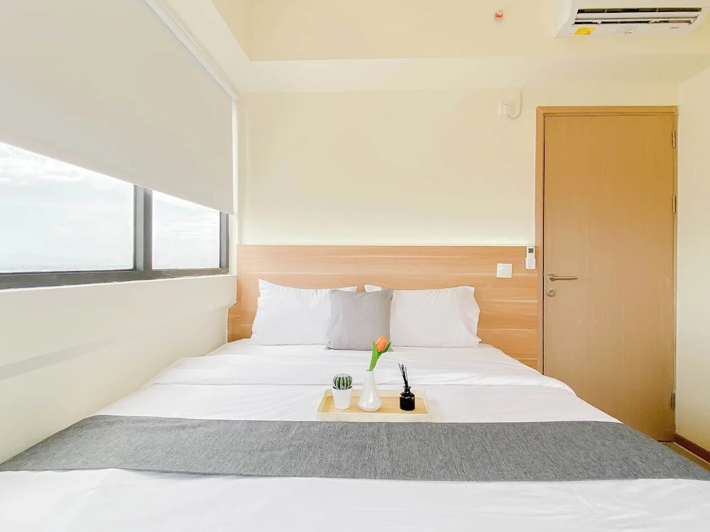 Cozy And Roomy 3Br At Apartment Meikarta District 1