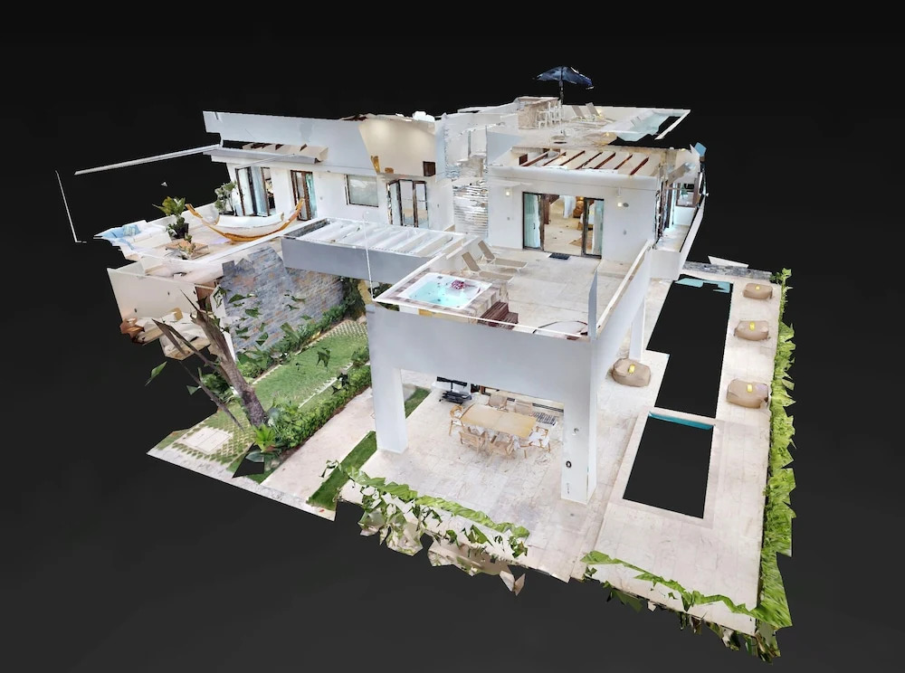 Wonderful 6 Bedroom villa 5 steps to the Best Beach in Playacar