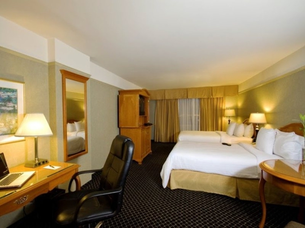 Grand Plaza Montreal Centre-Ville