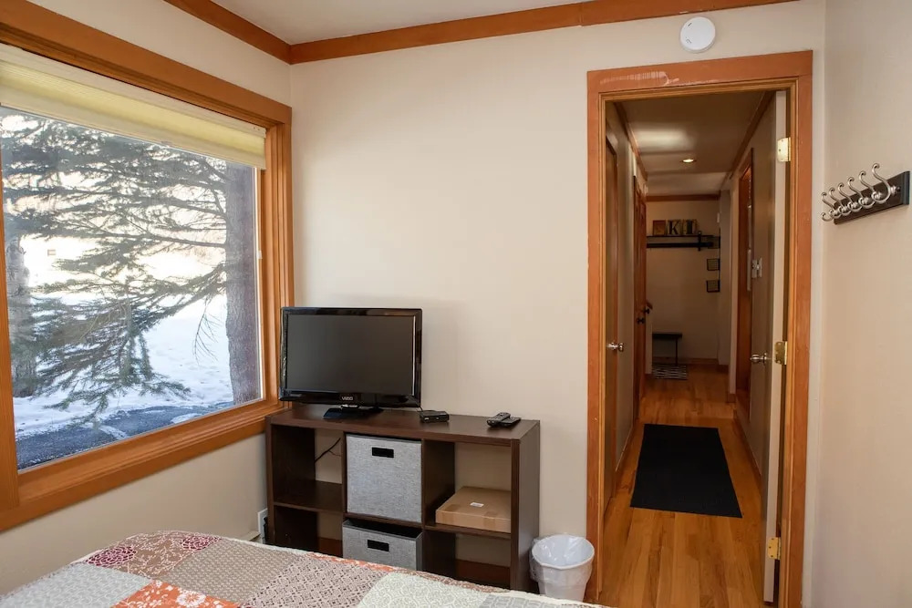 1320 Tennis Townhome 3 Bedroom Townhouse by RedAwning