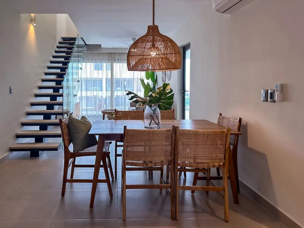 4 Bedroom Beach Penthouse w Private Rooftop