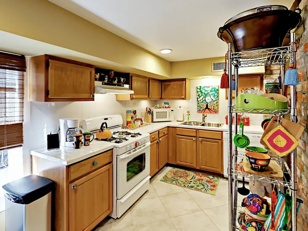 Upscale Unit in Historical - 1 Br Home