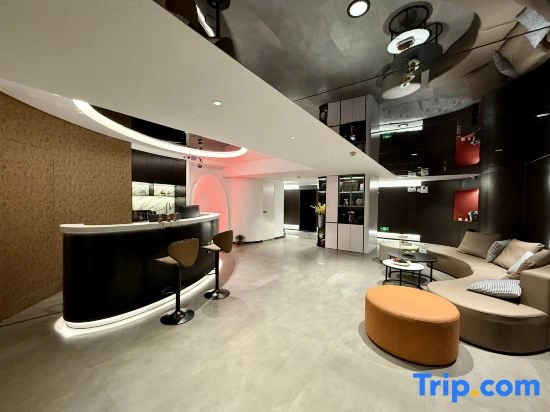 Guiyang Manshe Theme Homestay (Jiaxiulou Qingyun Market Branch)