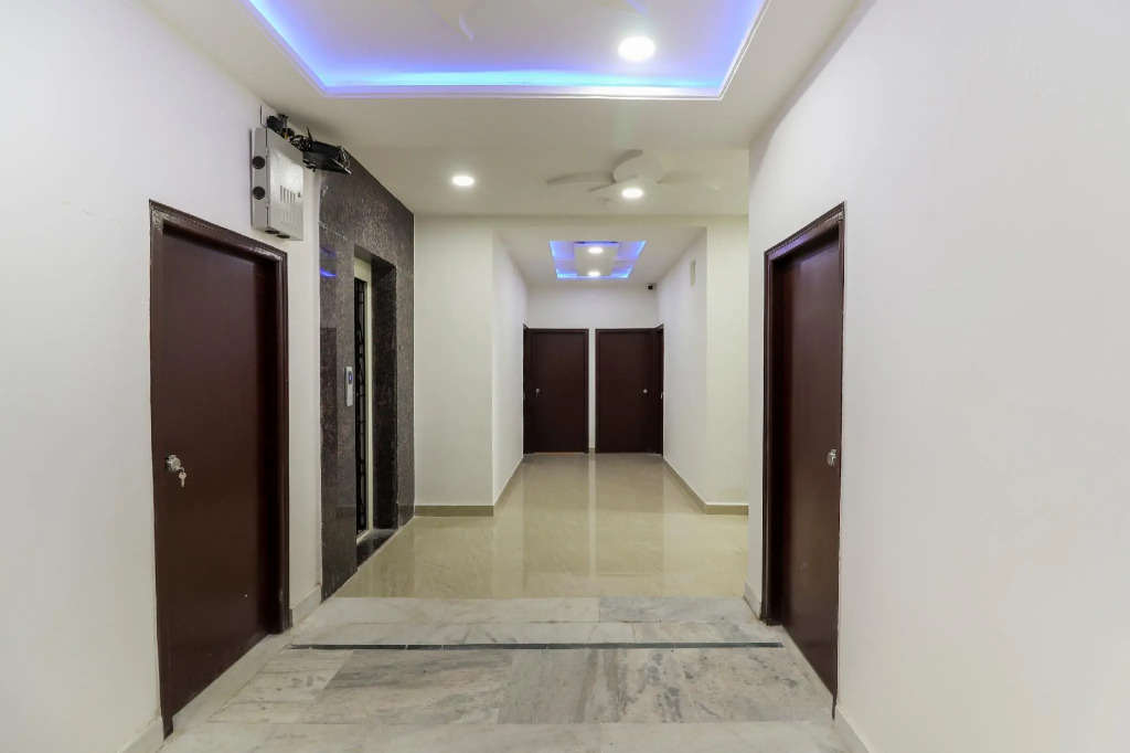 OYO Flagship 75583 Thatipally Mansion