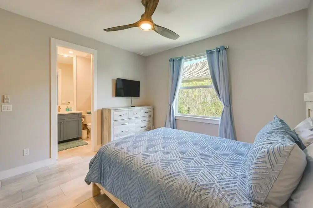 < 2 Mi to Marco Beach: Luxe Home w/ Outdoor Oasis