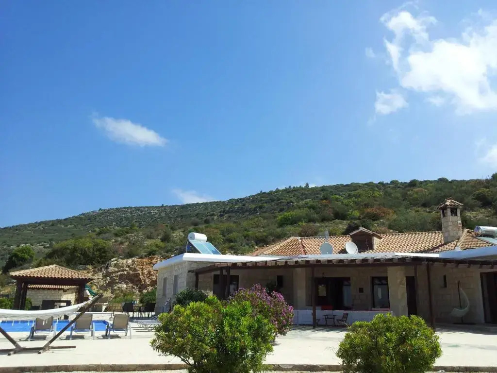 Villa Asteri, views, private, pool heating on request, 30 mins from Paphos