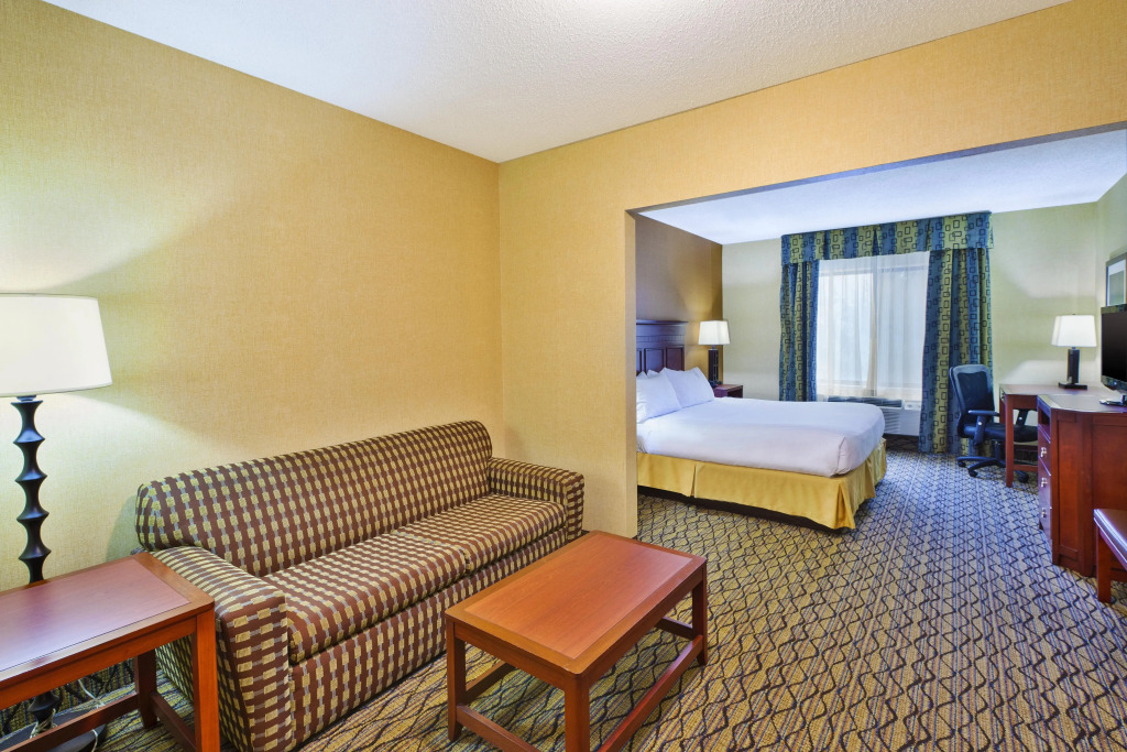 Holiday Inn Express Hotel & Suites - Belleville Area by IHG