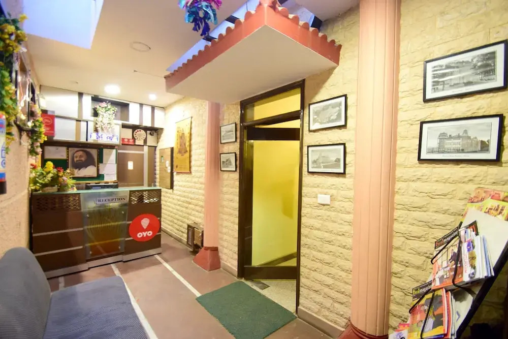 OYO 11494 Hotel Marc