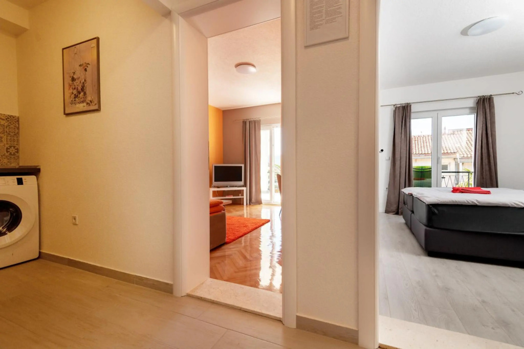 Apartments & rooms Leon