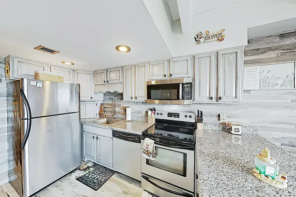 Stylish Gulf-front Getaway - Heated Pool & Hot Tub 2 Bedroom Condo