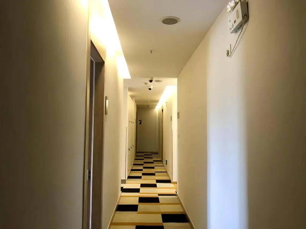 Shell Hotel Shanghai Minhang District Wenjing Road Metro Station