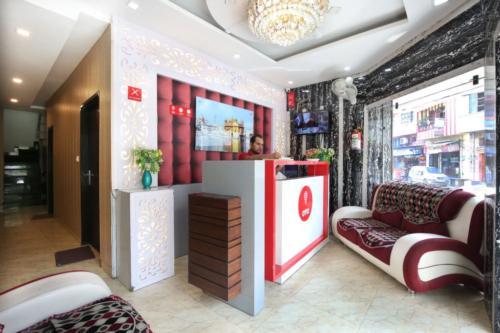 Oyo Rooms 111 Opp. Sangam Cinema
