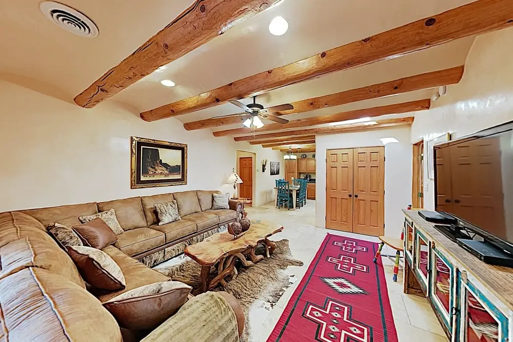 New Listing! Casa Bella: 2-unit Southwest 7 Bedroom Duplex