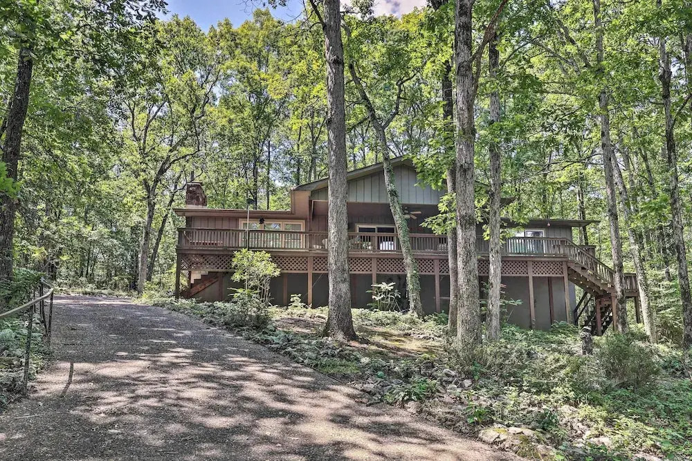 Furnished Deck w/ Views: Hot Springs Cottage