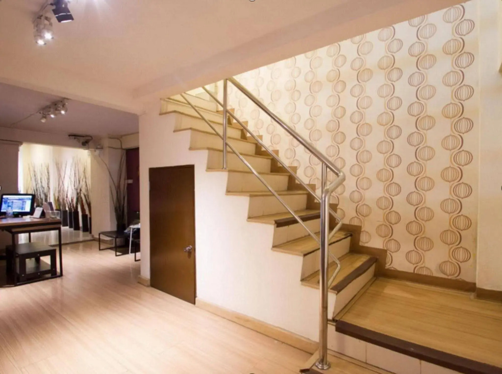 StayAt Bedever Bangkok Hotel