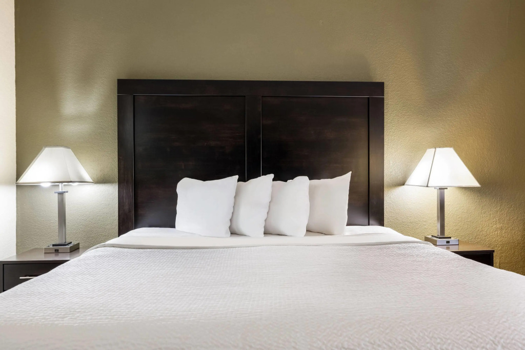 Baymont by Wyndham Janesville