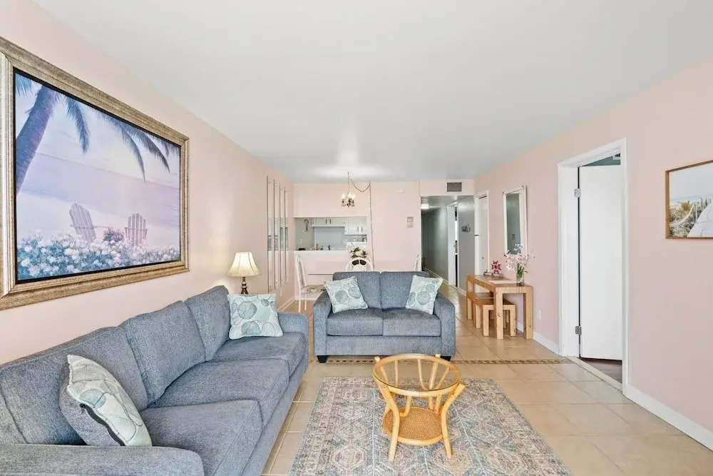 Holiday Towers by Elliott Beach Rentals