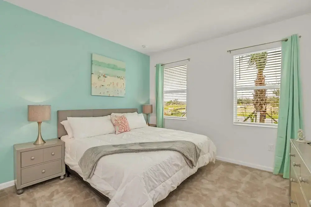 Upstay: Resort Villa w Pool & Cinema Near Disney