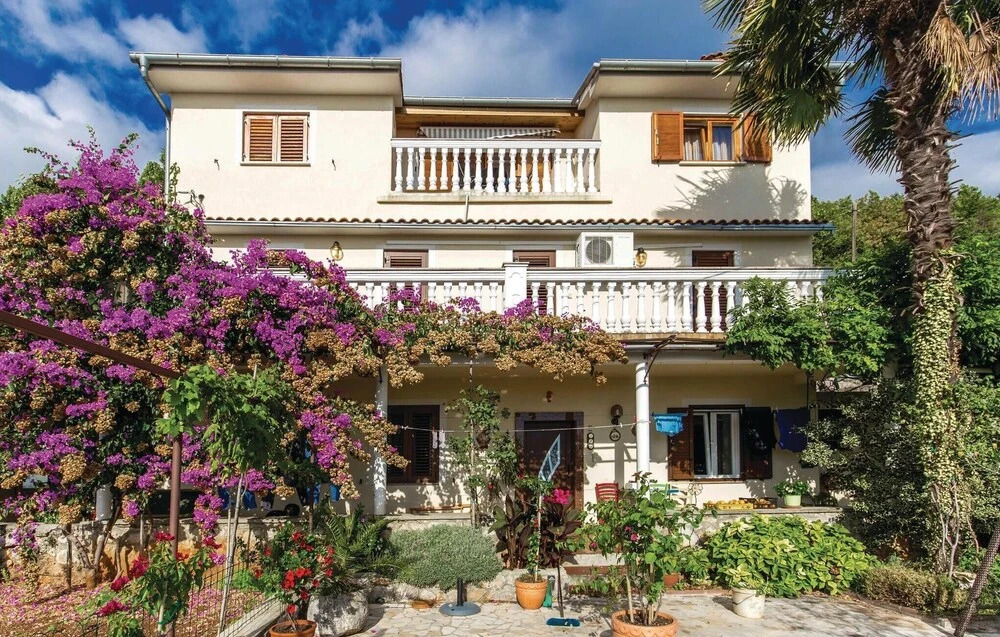 Nice Home in Medveja With Wifi and 3 Bedrooms