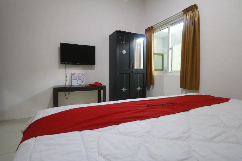 RedDoorz @ Jalan Krakatau Medan