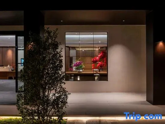 Jiuheyueyuan Wenquan Forest Resort Hotel