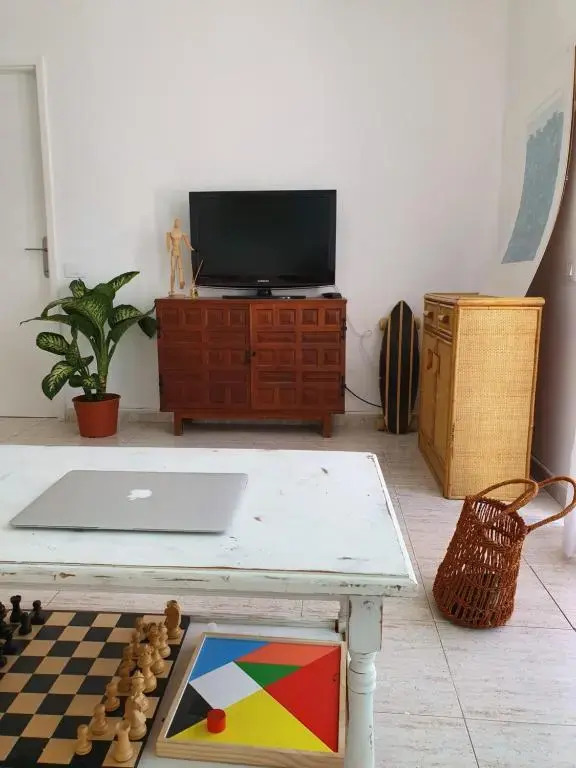 Surf House next to the Beach, Pool & Tennis - 2 double rooms